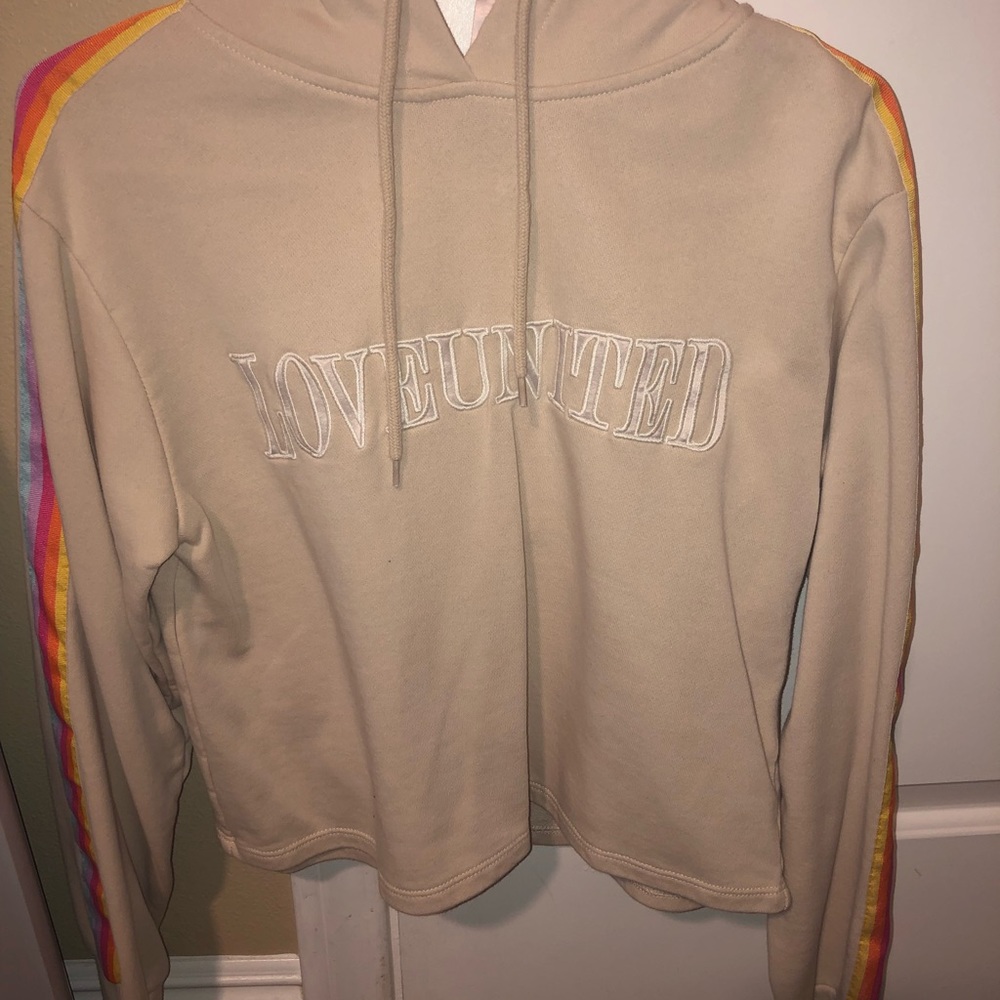 Cropped hoodie with label